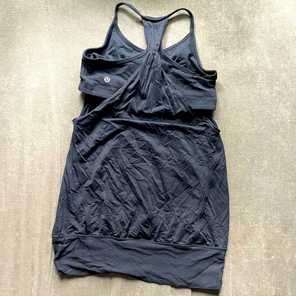 Size 6 Lululemon top